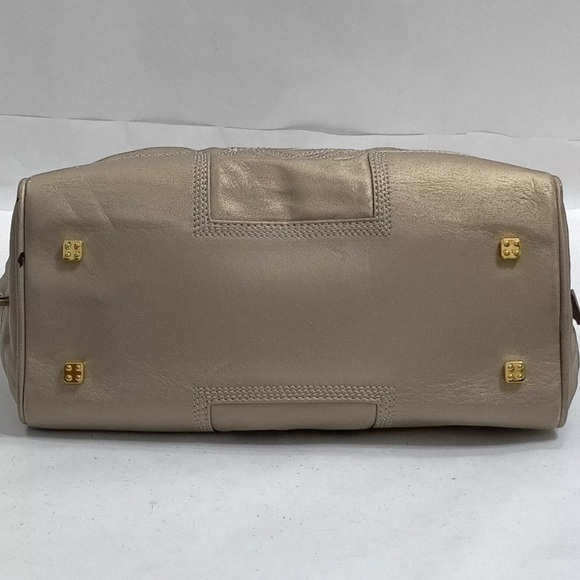 Loewe Gold Hand Bag - Picture 7 of 9